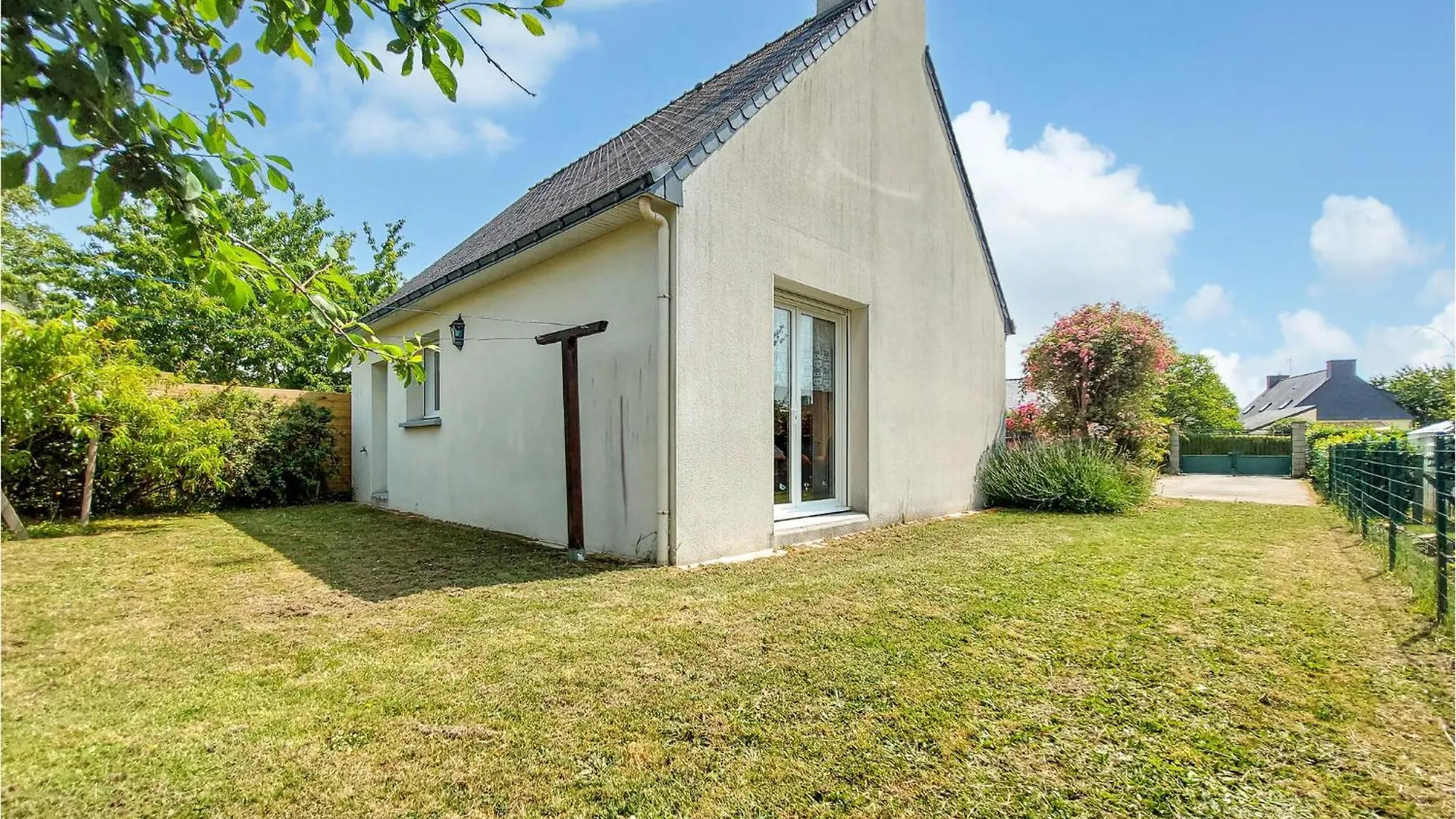 Lovely Home In Clohars-Carnoet With Kitchen Сasa de vacaciones
