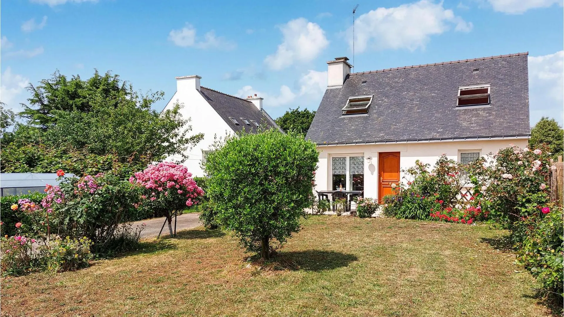 Lovely Home In Clohars-Carnoet With Kitchen